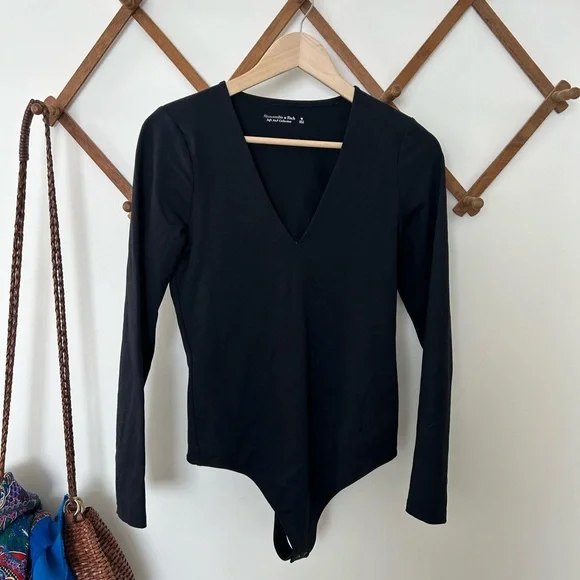Abercrombie & Fitch Black Long Sleeve Bodysuit - Picture 2 of 5